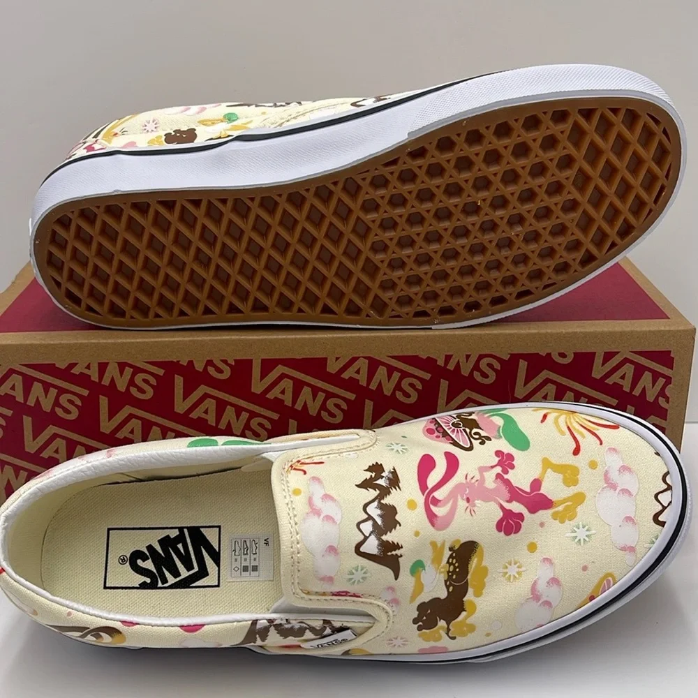 Vans Men’s Classic Slip-On Get Outdoors Classic White
VN000BVZFRL
Sneakers - Picture 14 of 16